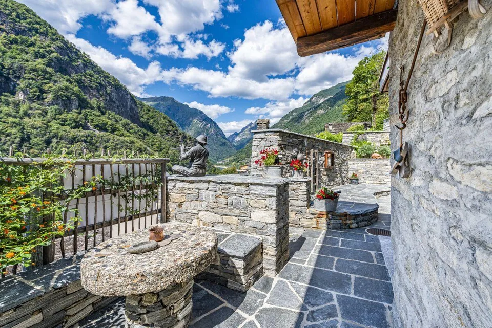 Capolavoro di rustico nella valle di James Bond