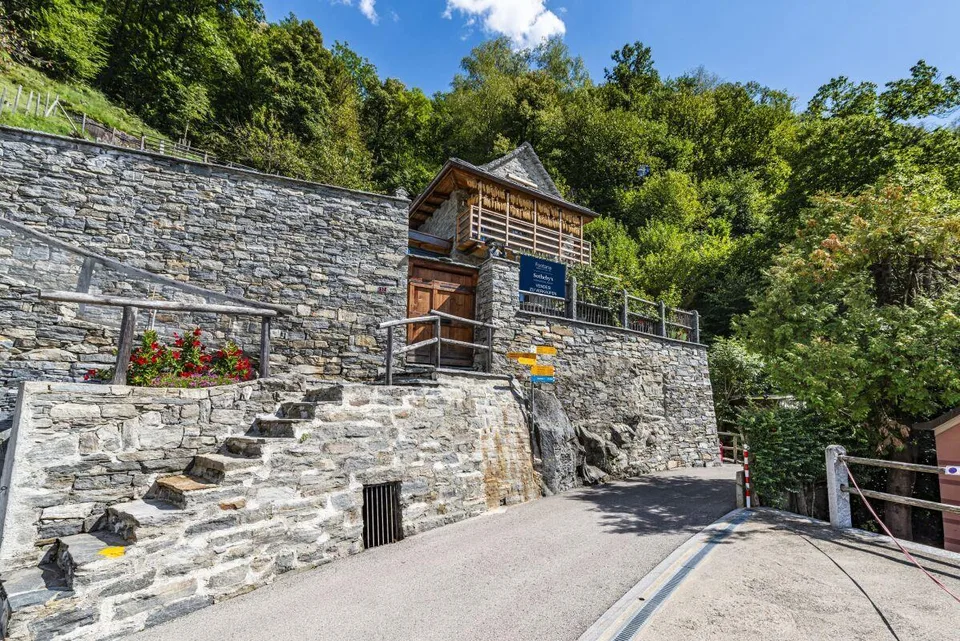 Capolavoro di rustico nella valle di James Bond – Foto 20 von 20