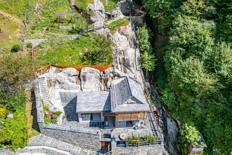Capolavoro di rustico nella valle di James Bond – Foto 19 von 20