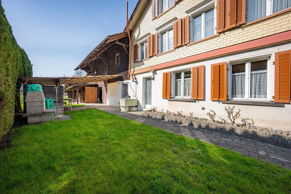 Maison unifamiliale avec grange