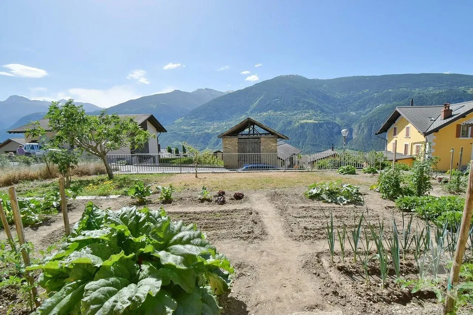 Appartement de 4.5 pièces avec un jardin + 2 grandes caves – Foto 10 von 14