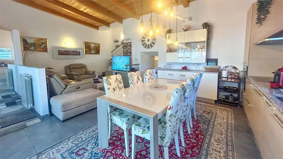 MAISONETTE DI VACANZA  A DUE PASSI DAL LAGO