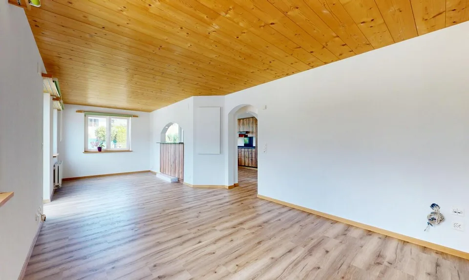 Casa unifamiliare di 5,5 stanze con vista sul lago Walensee e garage spazioso