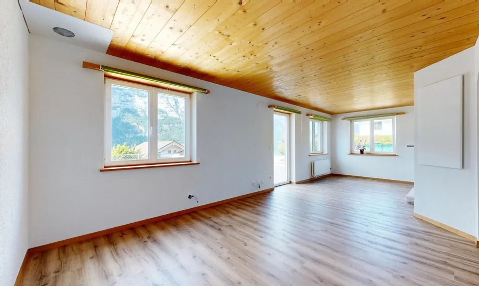 Casa unifamiliare di 5,5 stanze con vista sul lago Walensee e garage spazioso