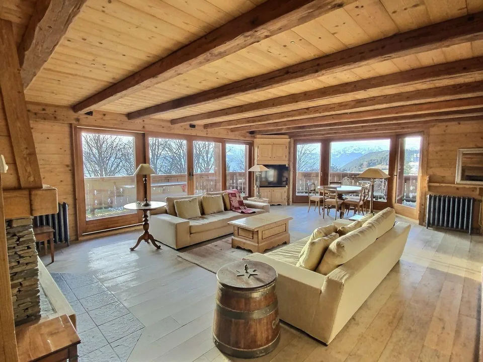 25 39 Chalet idéalement situé dans un style alpin tout confort