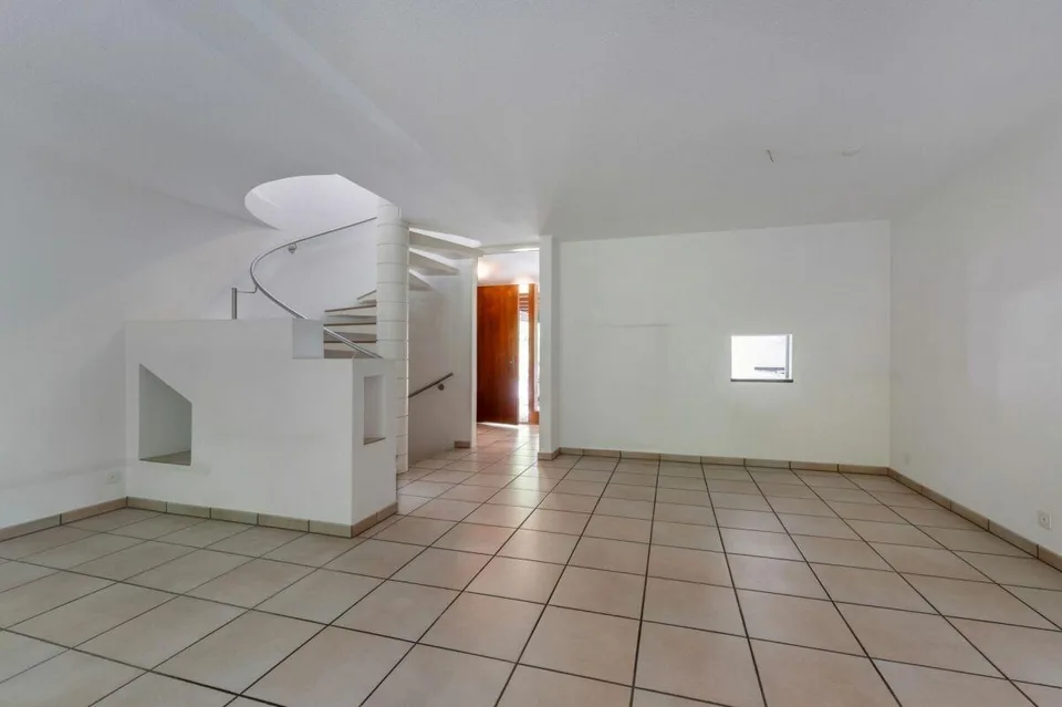Ampia casa a schiera di 6,5 locali nel cuore di Wettingen