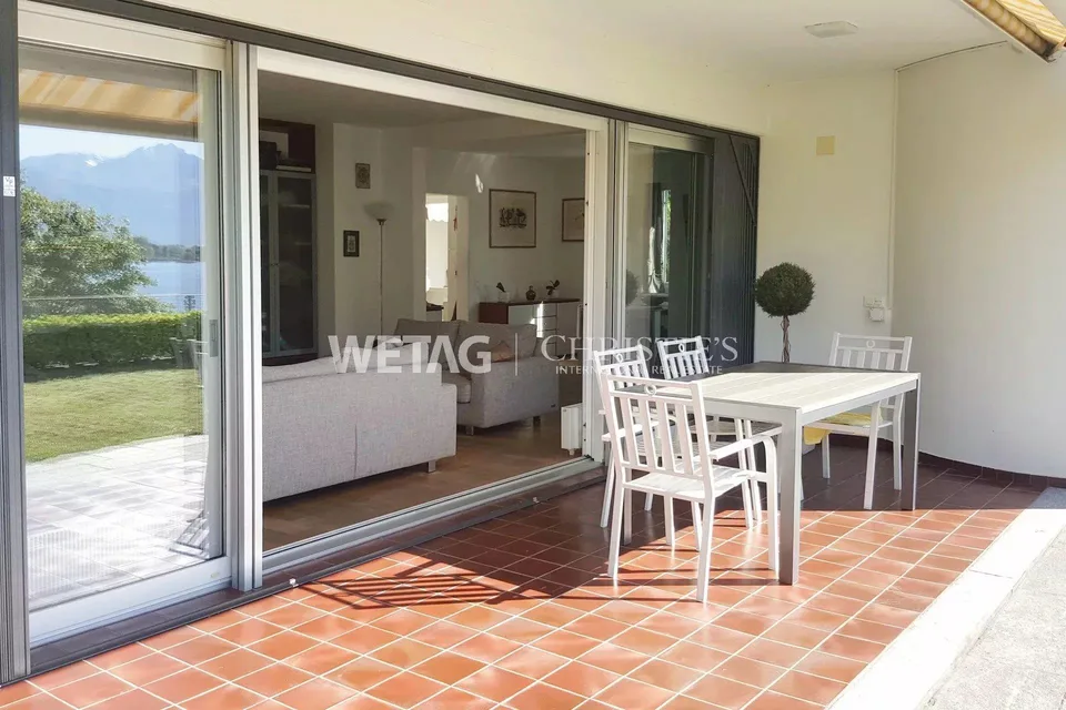 Villa elegante con giardino in posizione esclusiva direttamente sulla passeggiata lacustre del Lago Maggiore in vendita – foto 8 di 14