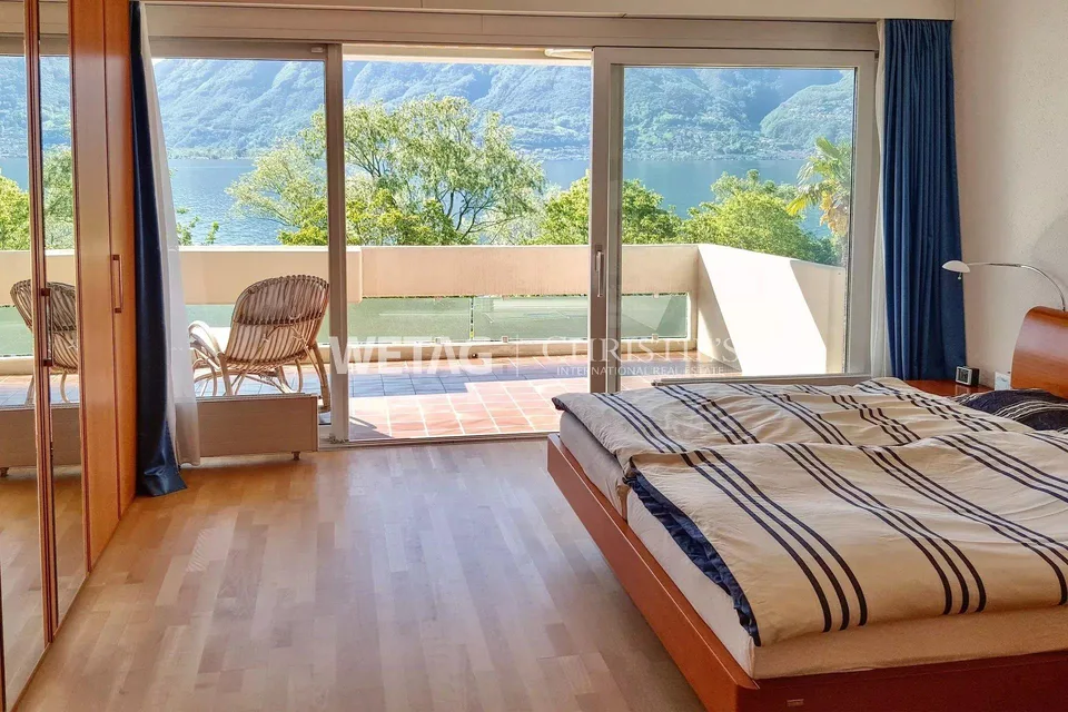 Villa elegante con giardino in posizione esclusiva direttamente sulla passeggiata lacustre del Lago Maggiore in vendita – foto 6 di 14