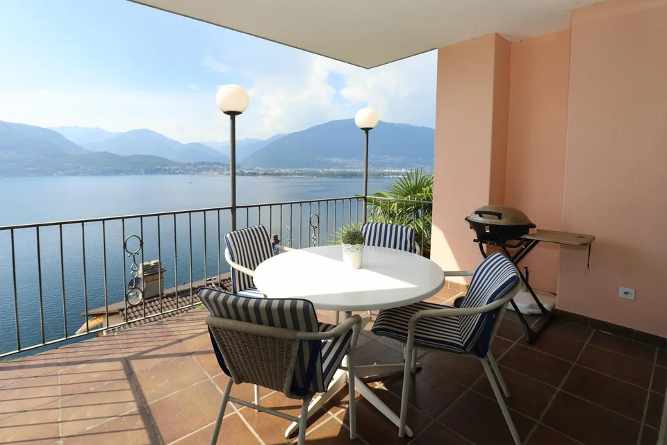 2-Zimmer-Eigentumswohnung mit herrlicher Sicht auf den Lago Maggiore