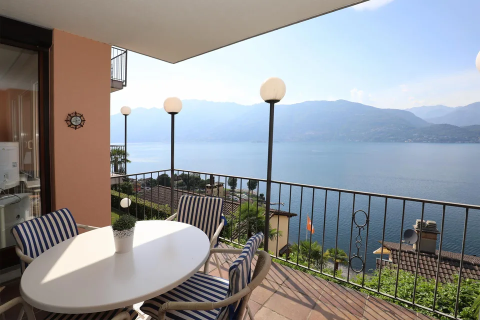 2-Zimmer-Eigentumswohnung mit herrlicher Sicht auf den Lago Maggiore