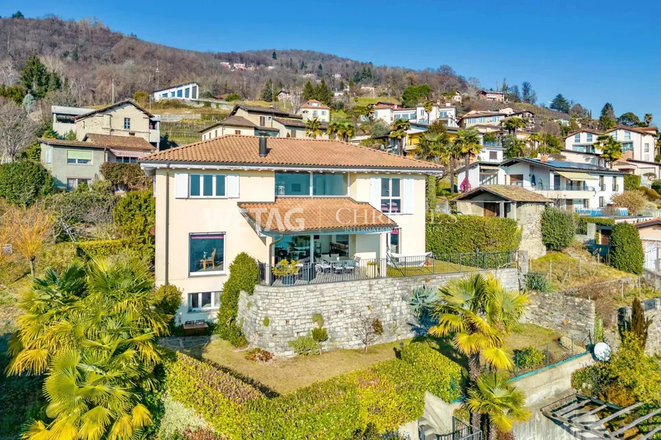 Lugano-Neggio: Villa elegante con vista spettacolare sul Lago di Lugano ? ideale anche come seconda casa