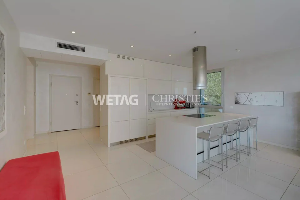 Lugano-Porza: Elegante appartamento con vista sul lago di Lugano & piscina privata in vendita ? anche possibile come seconda casa