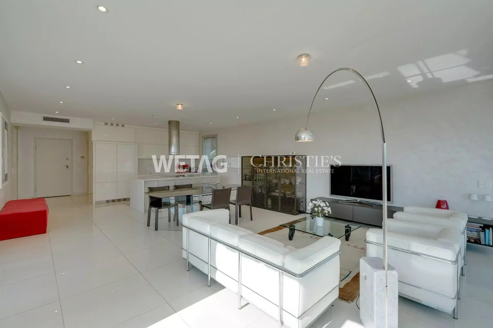 Lugano-Porza: Elegante appartamento con vista sul lago di Lugano & piscina privata in vendita ? anche possibile come seconda casa