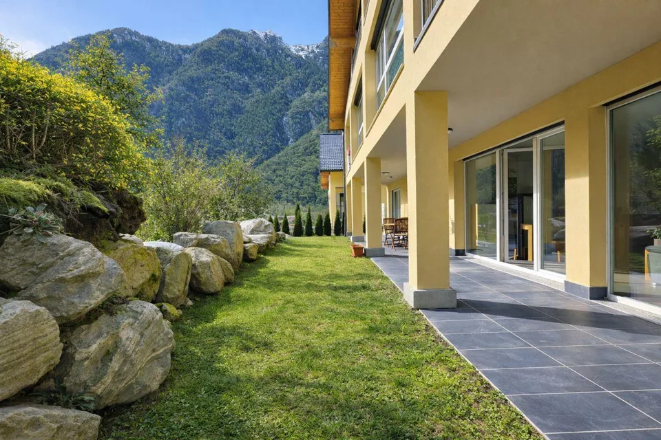 MODERNO 3.5 LOCALI CON Ca. 45 m² DI GIARDINO PRIVATO – LOSTALLO (SO...