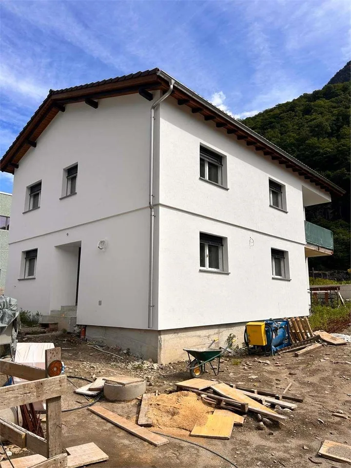 Zweifamilienhaus mit 4,5 Zimmern in Cresciano