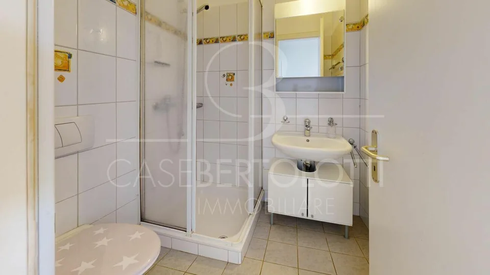 Sonnenverwöhnte Gartenwohnung mit Seesicht, Pool und Jacuzzi in Vai... – Foto 13 von 13