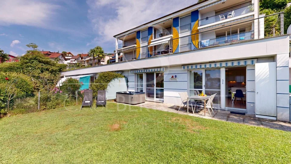Appartement de jardin ensoleillé avec vue sur le lac, piscine et jacuzzi à Vairano