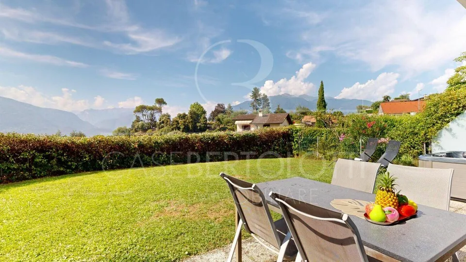 Sonnenverwöhnte Gartenwohnung mit Seesicht, Pool und Jacuzzi in Vai... – Foto 6 von 13