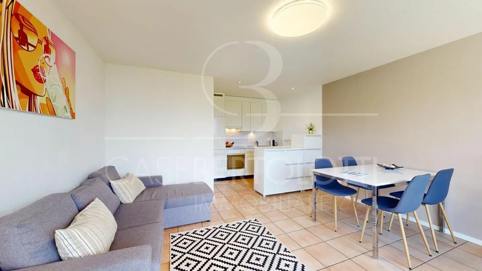 Sonnenverwöhnte Gartenwohnung mit Seesicht, Pool und Jacuzzi in Vai... – Foto 9 von 13