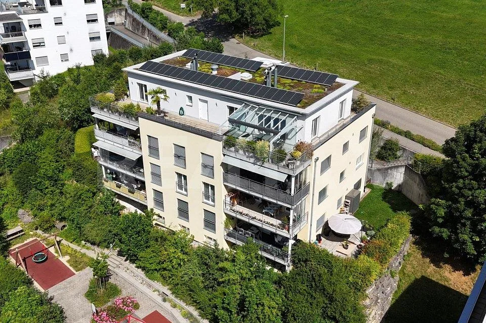 Abitare esclusivo - appartamento in attico 5½ locali con accesso diretto tramite ascensore