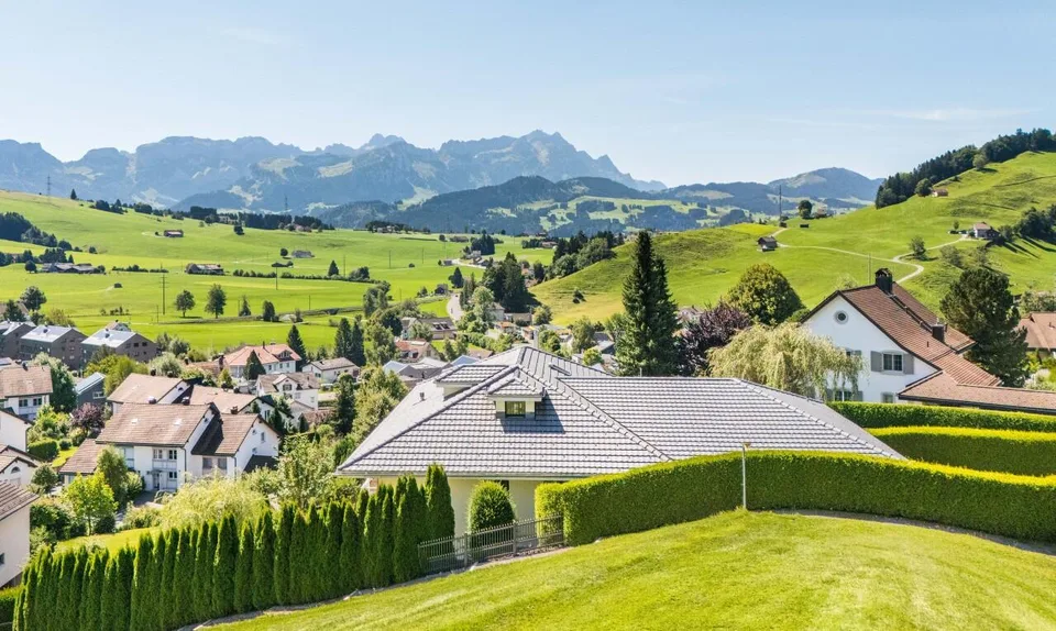 Exklusive Villa mit spektakulärer Weitsicht und gehobenem Ausbau