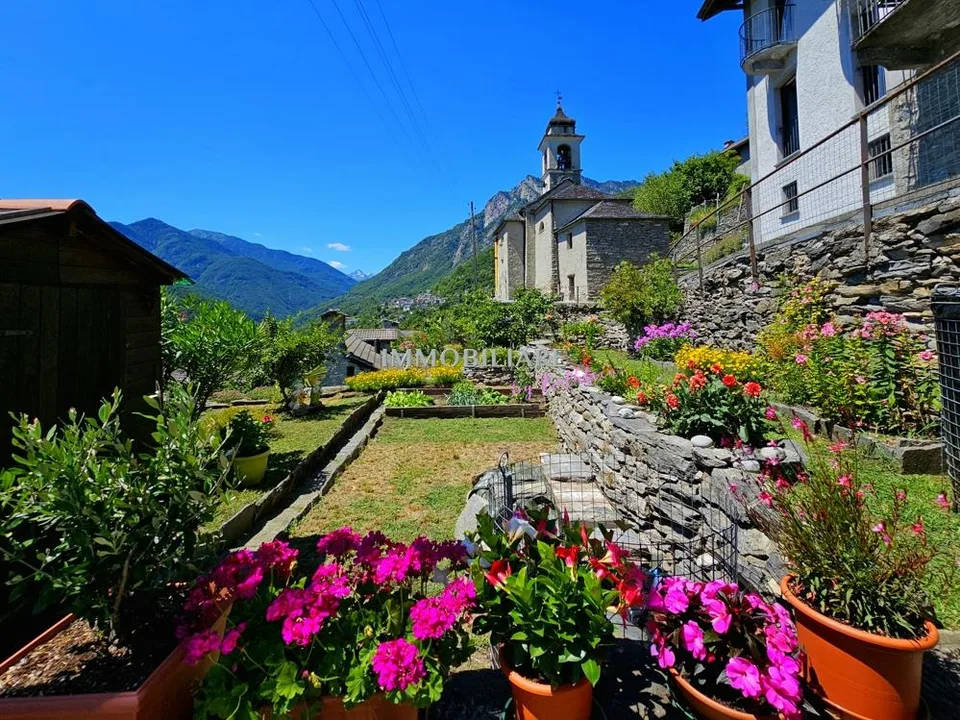 Originales Tessinerhaus mit Weitblick u. Garten, Sonne das ganze Jahr