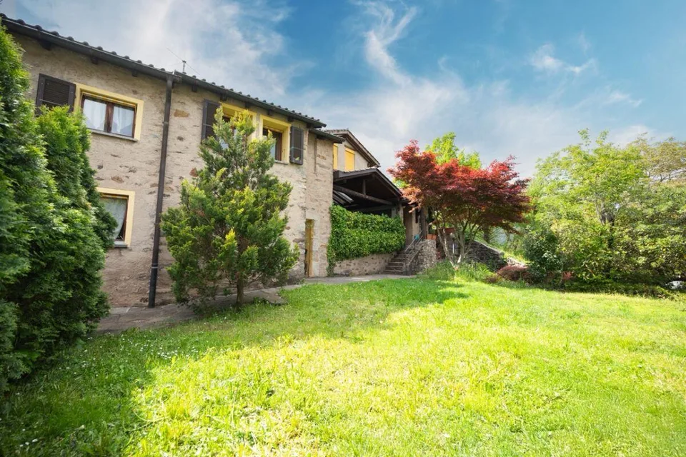 Schönes Einfamilien-Reihenhaus mit Garten in Origlio – Foto 6 von 11