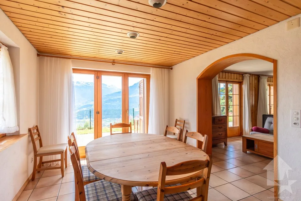 Charmant chalet jouissant d'une situation et d'une vue exceptionnelle – Foto 12 von 30