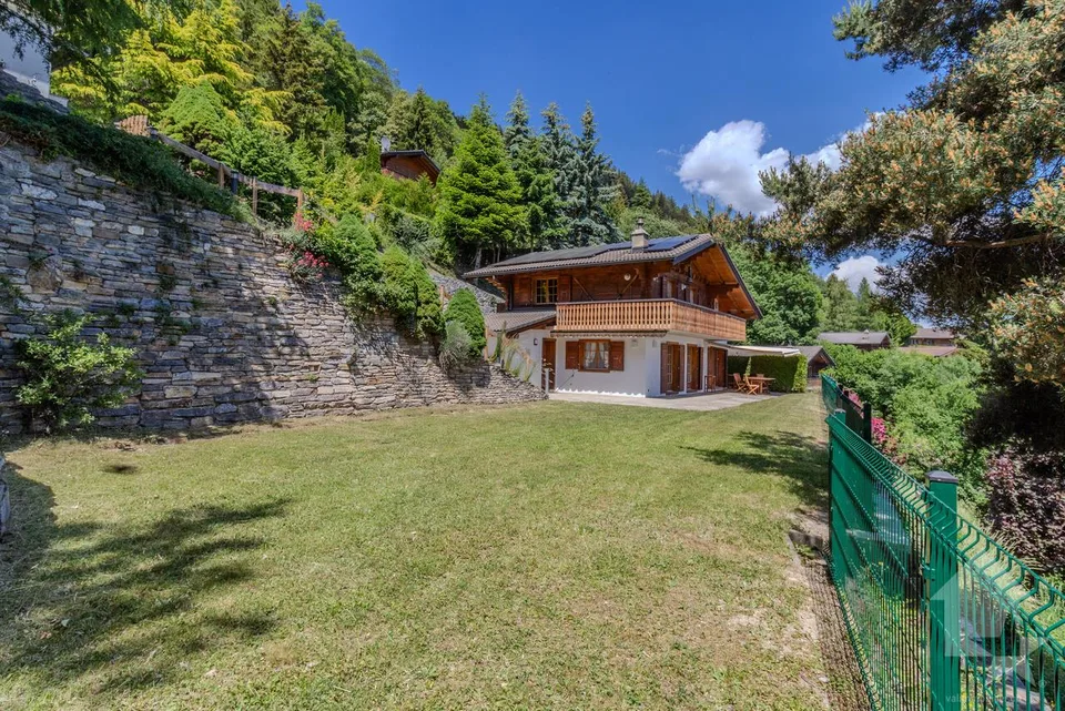Charmant chalet jouissant d'une situation et d'une vue exceptionnelle