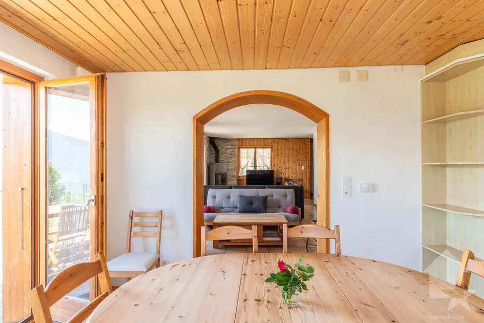 Charmant chalet jouissant d'une situation et d'une vue exceptionnelle – Foto 13 von 30
