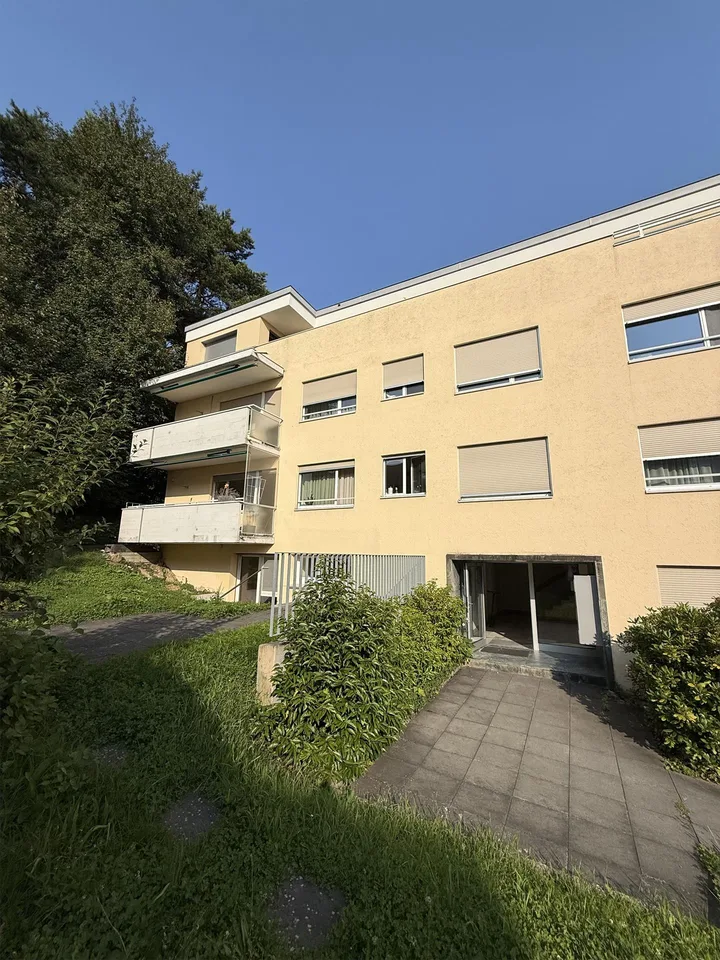 Ruhige 3.5-Zimmer-Wohnung in Toplage: Urban Living trifft Naturidylle