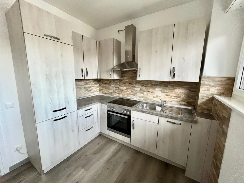 Cercasi subentrante 2.5 locali moderno a Chiasso