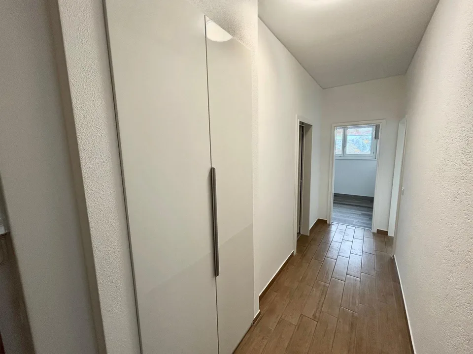Cercasi subentrante 2.5 locali moderno a Chiasso