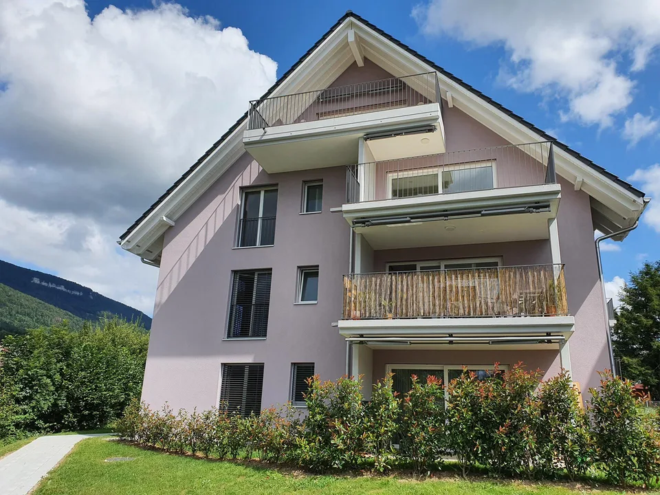ruhige und sonnige 4.5-Zimmerwohnung im 1.OG zu vermieten