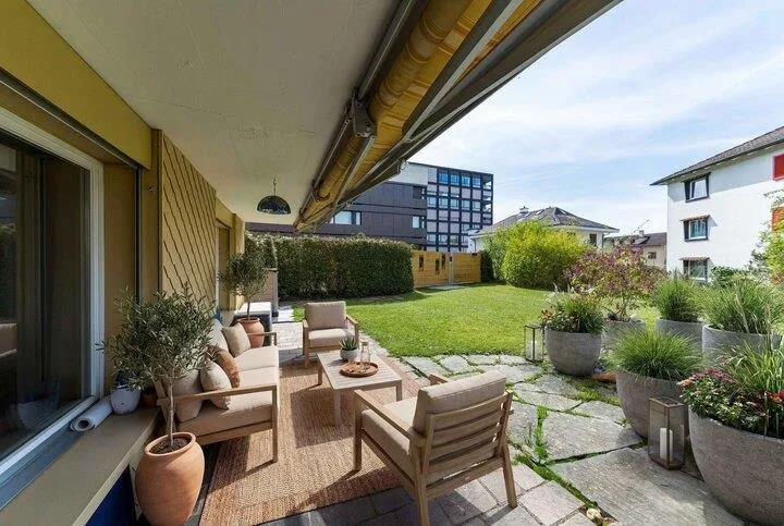 GEMÜTLICHE 3.5 ZIMMER GARTENWOHNUNG IM ZENTRUM