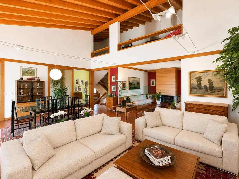 Ampia ed elegante villa signorile con molto spazio e con bella piscina