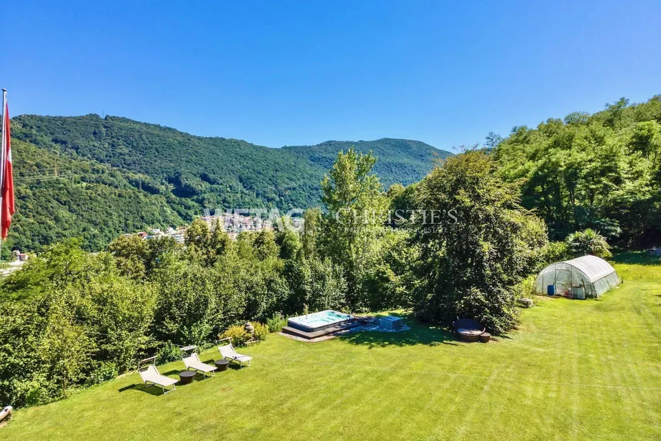 Montagnola: Casa di campagna &amp; ala degli ospiti in vendita