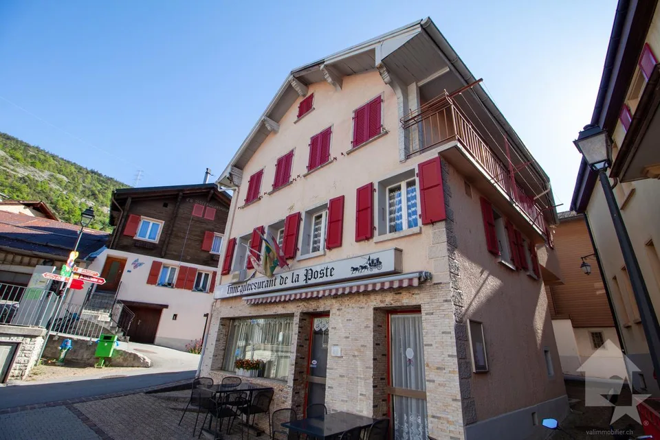 Maison villageoise de 200 m2 au centre de Varen