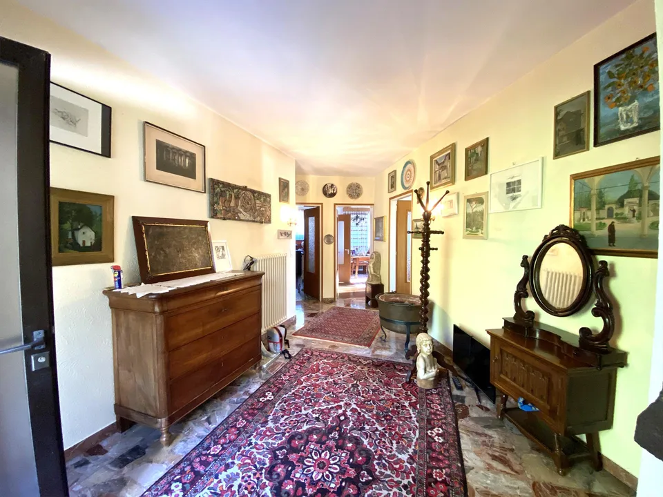 VILLA DI CHARME IN POSIZIONE ESCLUSIVA, PERFETTA ANCHE COME OPERAZIONE IMMOBILIARE – foto 6 di 13