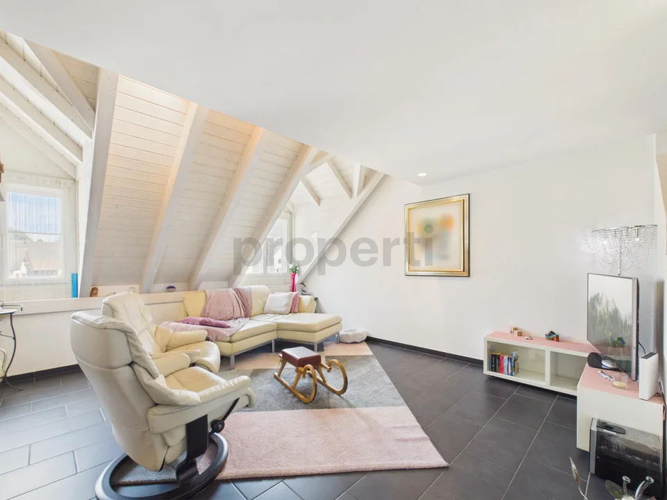 Elegante Maisonette-Wohnung mit modernem Wohnkomfort in Weiach