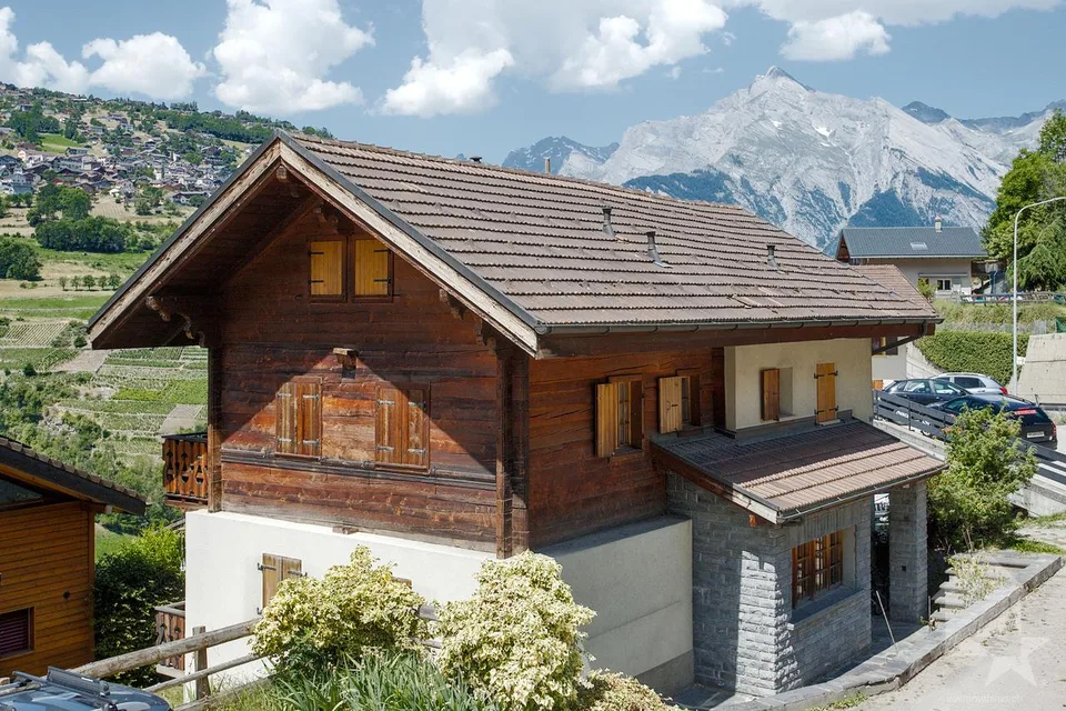 Chalet de 5.5 pièces avec cachet, 180 m2, situation ensoleillée