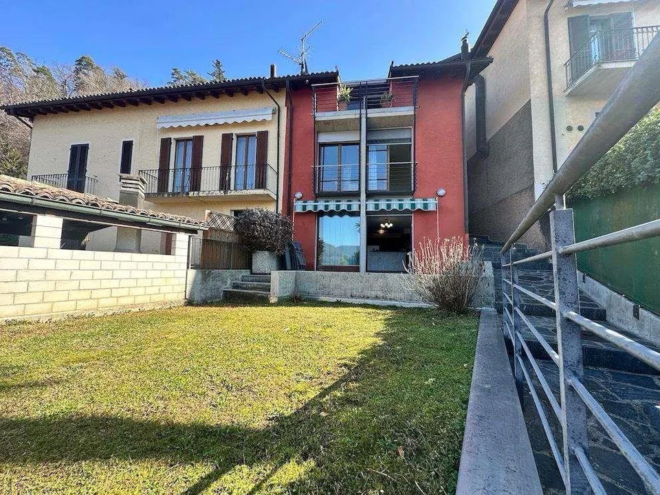 Incantevole casa di nucleo ristrutturata con vista lago