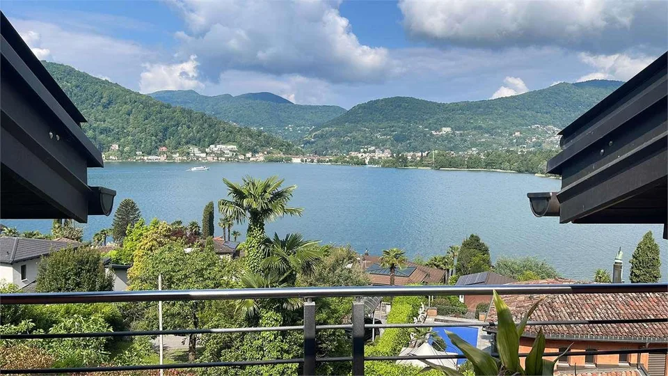 Incantevole casa di nucleo ristrutturata con vista lago