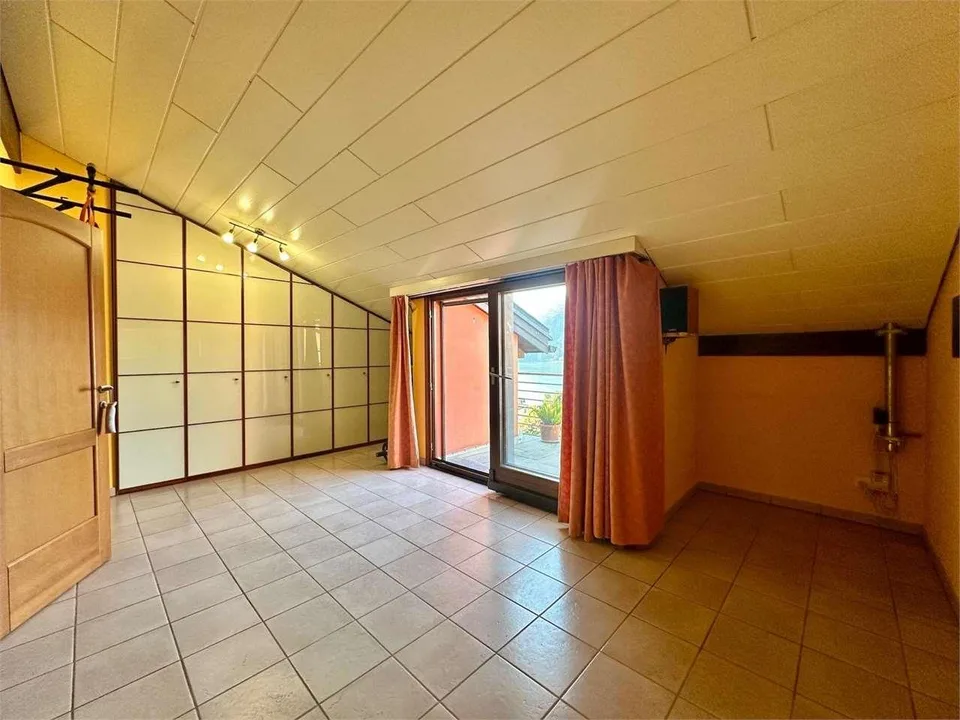 Einzigartiges renoviertes Einfamilienhaus mit Seeblick – Foto 9 von 16
