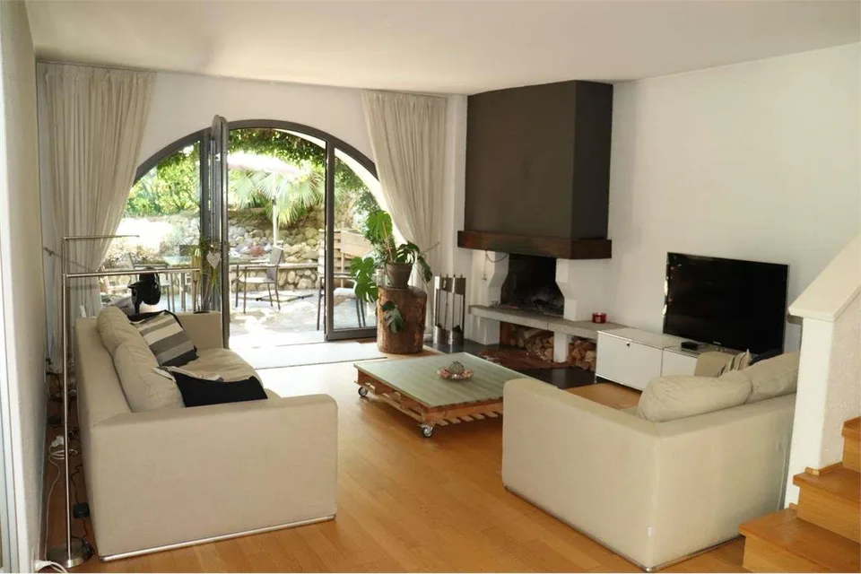 A Riva San Vitale - Incantevole villetta 5.5 loc con vista lago (I/D)