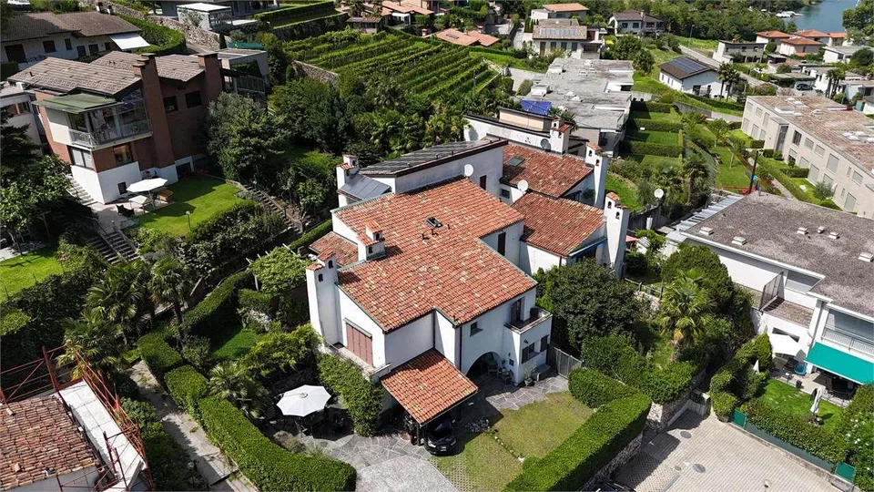 A Riva San Vitale - Incantevole villetta 5.5 loc con vista lago (I/D)