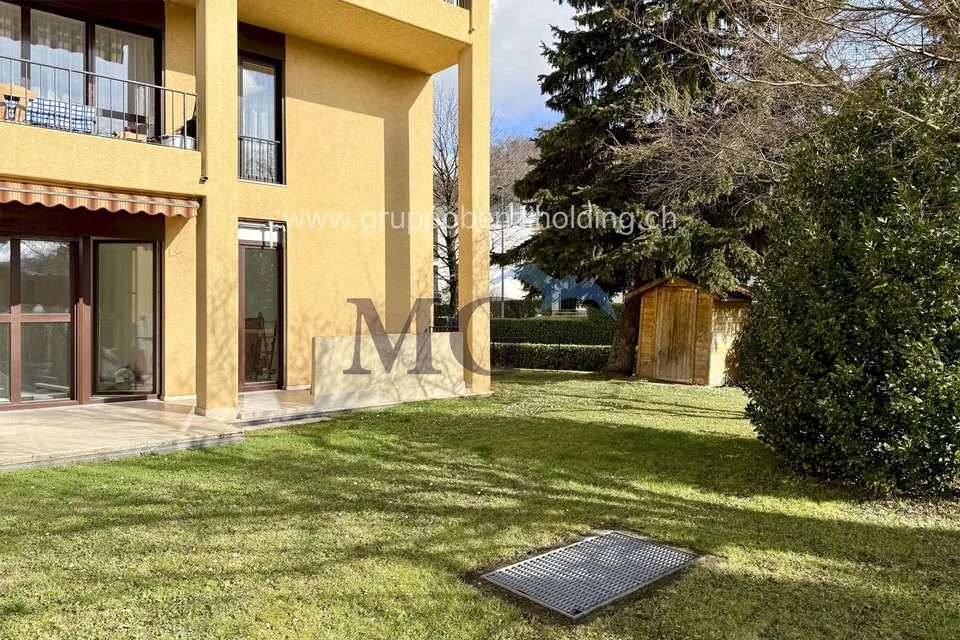 Appartamento di 4.5 locali in zona residenziale e con giardino privato