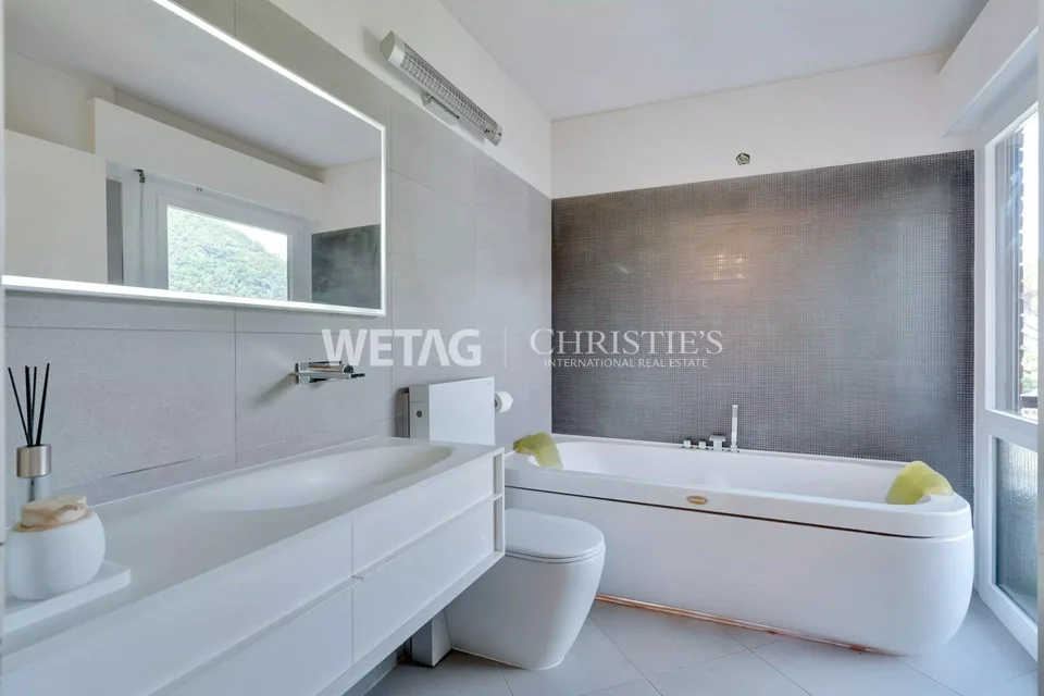 Penthouse-Wohnung direkt am See in Lugano-Maroggia zu verkaufen mit...