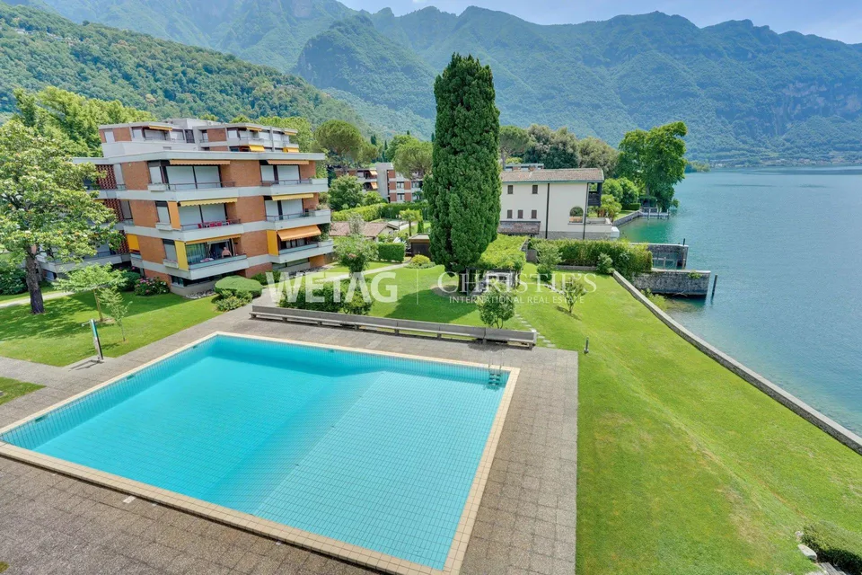 Appartamento penthouse in vendita direttamente sul lago a Lugano-Maroggia con piscina interna/esterna, posti barca e seconda casa – foto 6 di 13