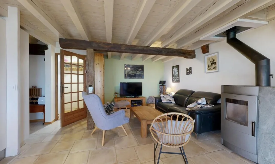Casa a schiera ristrutturata a Penthéréaz!
